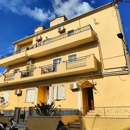 Corfu Port Apartman Mantouki