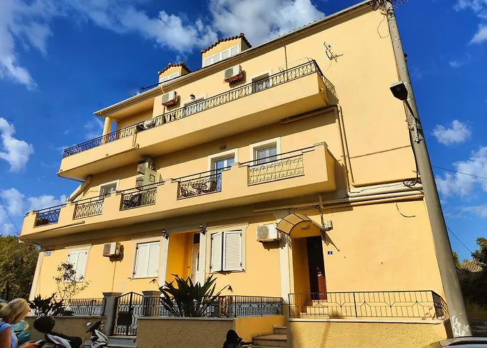 Corfu Port Апартаменты Mantouki